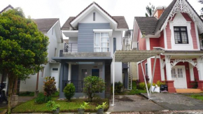 Villa Dalia Puncak EE8-25